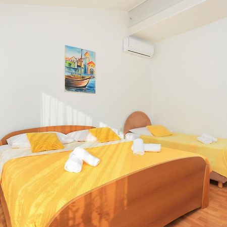 Apartments And Rooms With Parking Space Kastel Stafilic, Kastela - 18673 Room photo