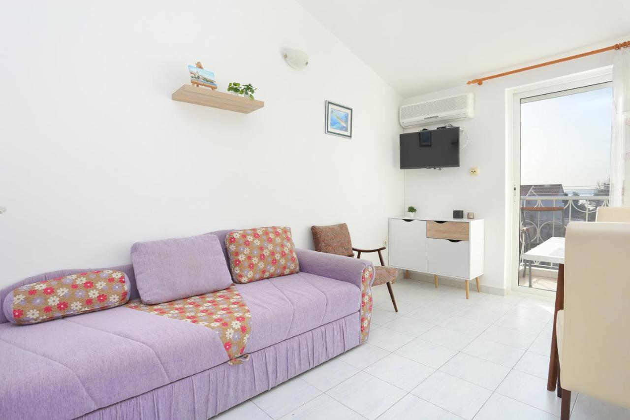 Apartments And Rooms With Parking Space Kastel Stafilic, Kastela - 18673 Exterior photo