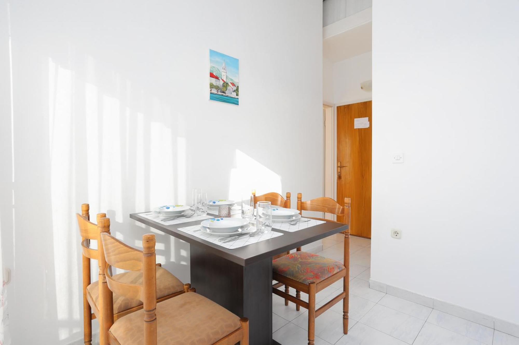 Apartments And Rooms With Parking Space Kastel Stafilic, Kastela - 18673 Room photo